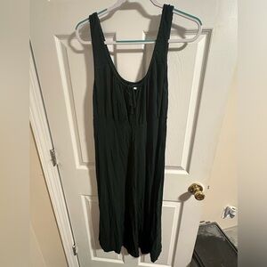 Old Navy 
Waist defined sleeveless crepe midi dress
Size-large